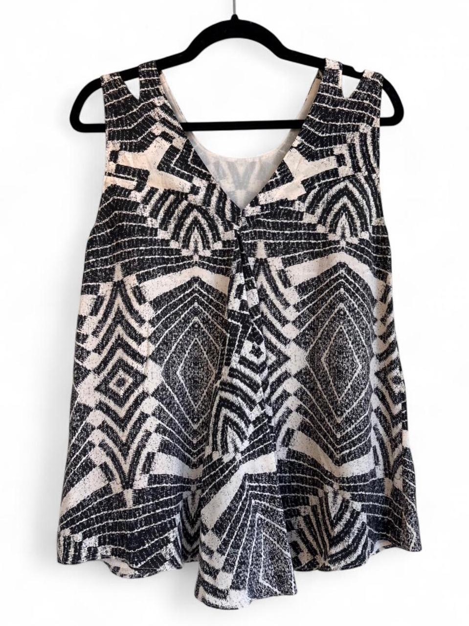 Fynn And Rose Black & Cream Geometric V-Neck Silk Top Size Small
